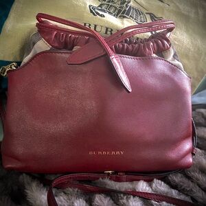 Burberry”Crest” Rich Red Bordeaux leather/ NovaCheck canvas crossbody/DB/pre❤️👍